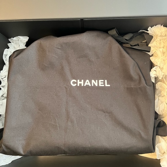 Authentic Chanel Deauville Tote with Top Handle 2022 - Picture 10 of 16